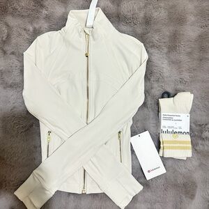 NWT Lululemon Define Cropped Jacket Size 2  Ivory Gold